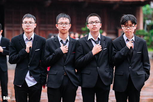 Lộ diện 13 gương mặt thủ khoa kỳ thi tuyển sinh vào 10 trường THPT Chuyên Nguyễn Trãi khoá 2022-2025